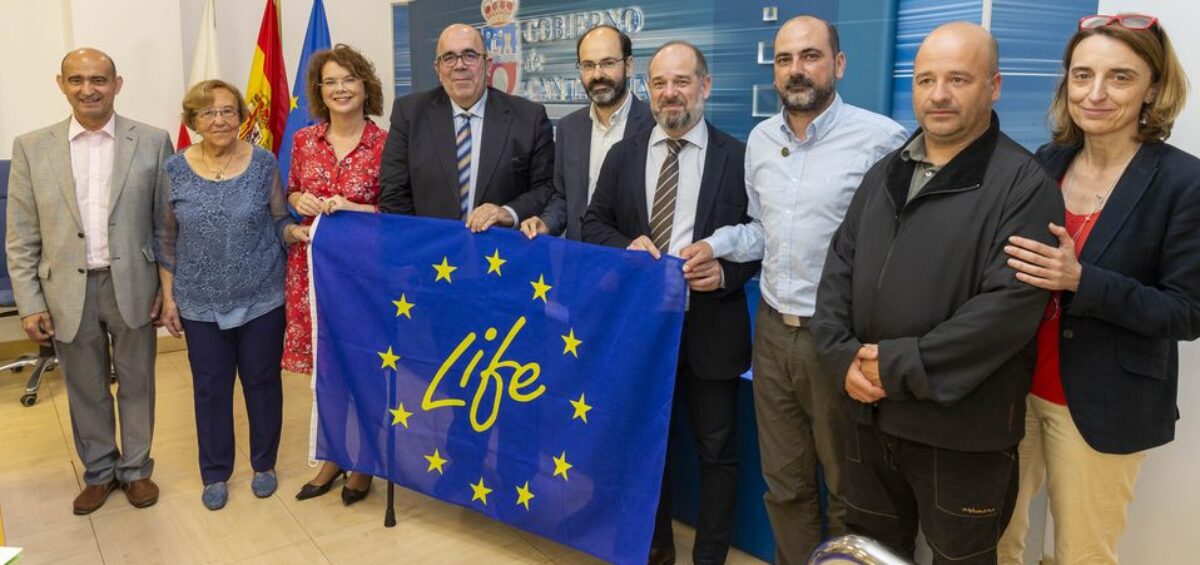 El consejero Jesús Oria en la rueda de prensa de presentación del proyecto LIFE+ 'Stop Cortaderia' (Foto: Miguel López)