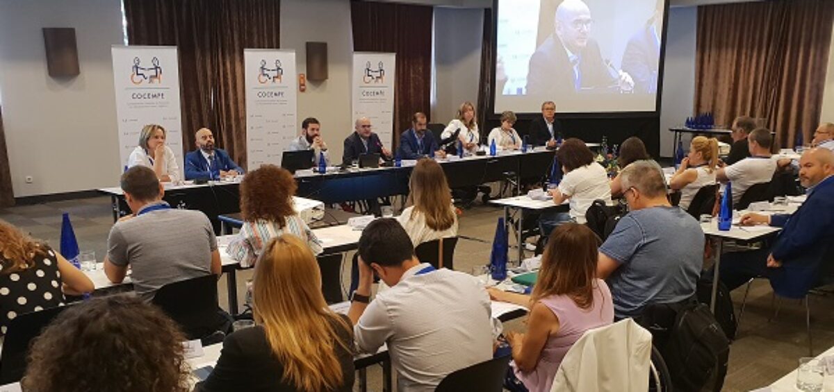 Asistentes a la Asamblea de Cocemfe