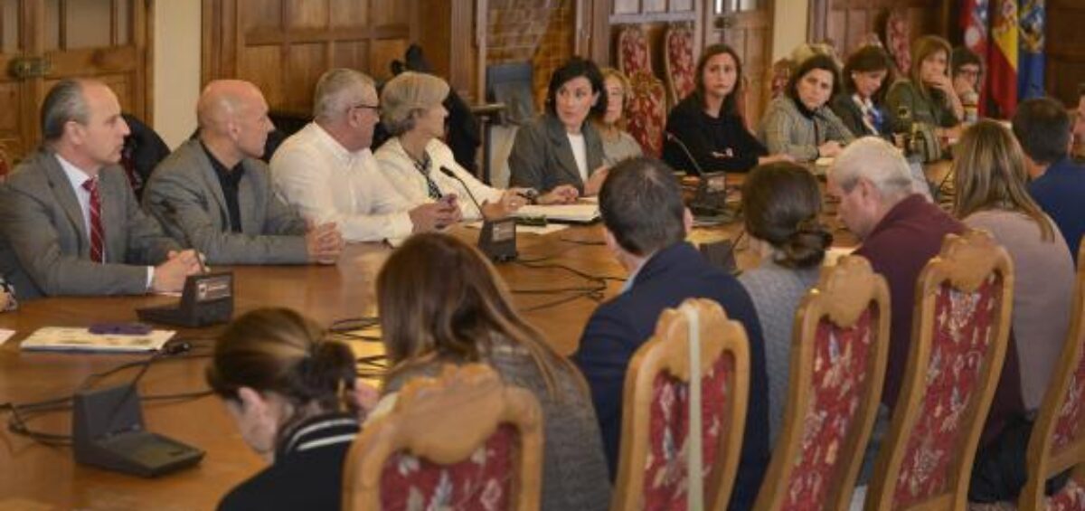 Asitentes a la 8ª Comisión Técnica del Pacto Territorial por el Empleo