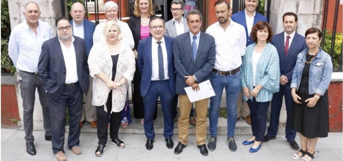 Participantes en el Foro Cámara Torrelavega