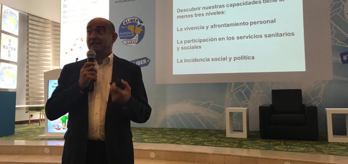 Conferencia Descubriendo Capacidades en Pacientes con Enfermedades Raras desde la familia hasta el ámbito escolar y de trabajo.