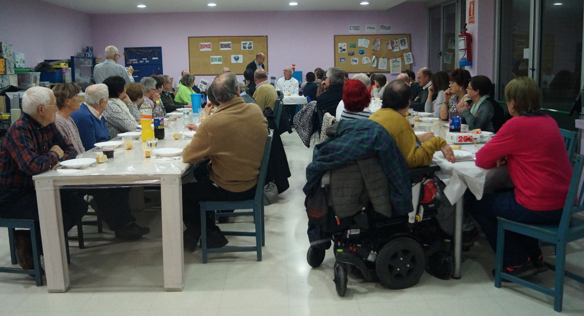 Taller de Cocina Intergeneracional Ramiro Bustamante + Amica Taller de Cocina Intergeneracional Ramiro Bustamante + Amica