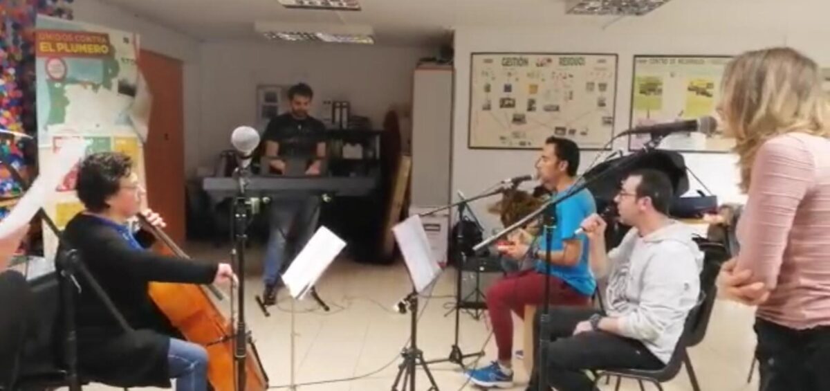 Los Resilientes y Chebú colaboran