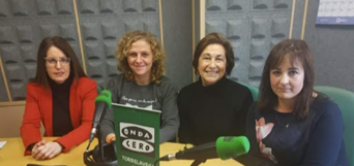 En los centros de trabajo de Amica: Exposición del cartel de la Mujer Empoderada, y la correspondiente explicación de su origen, tal y como, se recoge en un artículo de la revista National Geografic. La idea es que quienes quieran, se hagan una foto, o selfie individual o en grupo, con el cartel de fondo y nos la hagáis llegar. Exposición en la web de manifiesto de CEMUDIS (Confederación Estatal de Mujeres con Discapacidad), y del CERMI. Miércoles 5 de mazo en el programa de radio de Onda Cero “Más de Uno Torrelavega” participación de Carmen Fonfría en la tertulia Hablamos del Día Internacional de la Mujer”