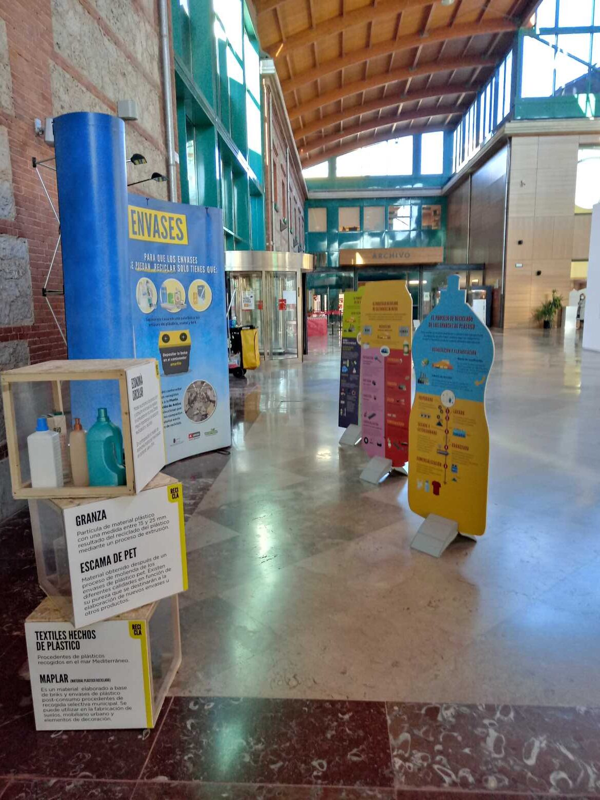 Amica junto con el Ayuntamiento de Santander y Ecoembes, presenta la exposición "El reciclaje de los envases"