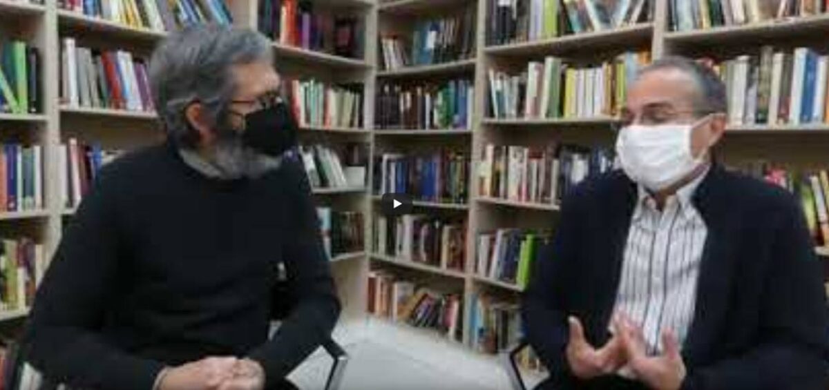 Antonio Ruiz nos explica cómo nació y como se gestionan los 50.000 libros que tiene en el almacén para colocarlos en la Librería Solidaria.