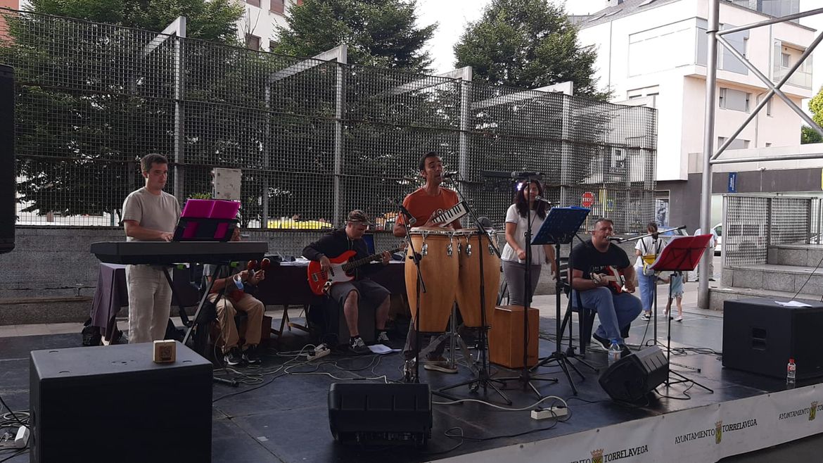 noticia fiesta (1) Fiesta 38 aniversario Amica