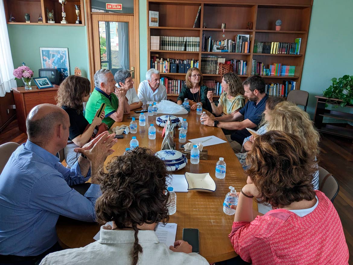 Recibimos la visita de Autismo Sevilla reunion