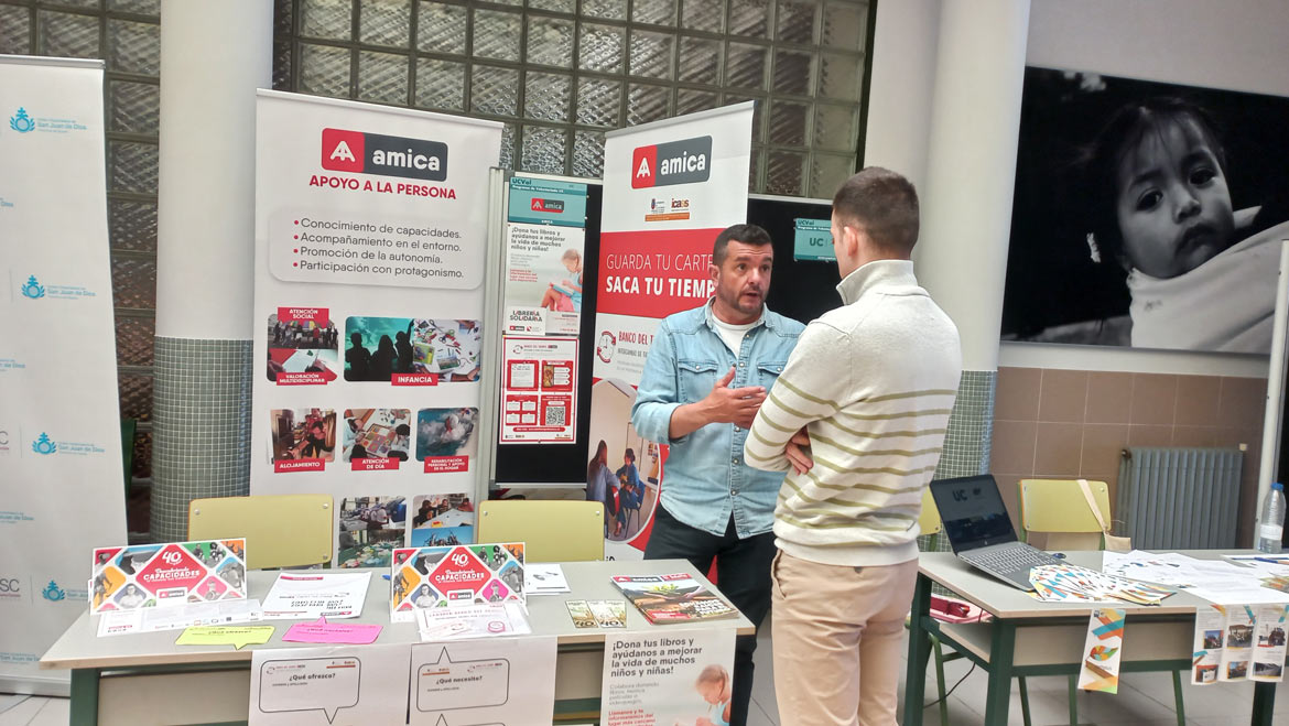 Amica participa en la Feria del Voluntariado de la Universidad de Cantabria (UC)