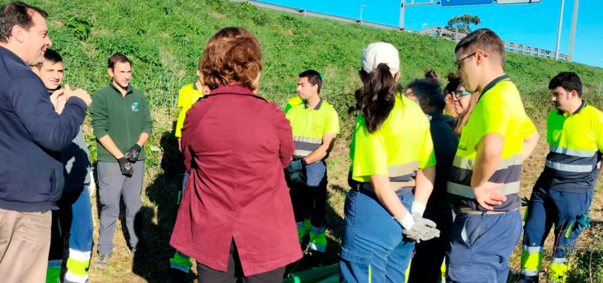Amica, SEO BirdLIFE y Fundación Racing de Santander celebran una jornada de voluntariado ambiental en Santander
