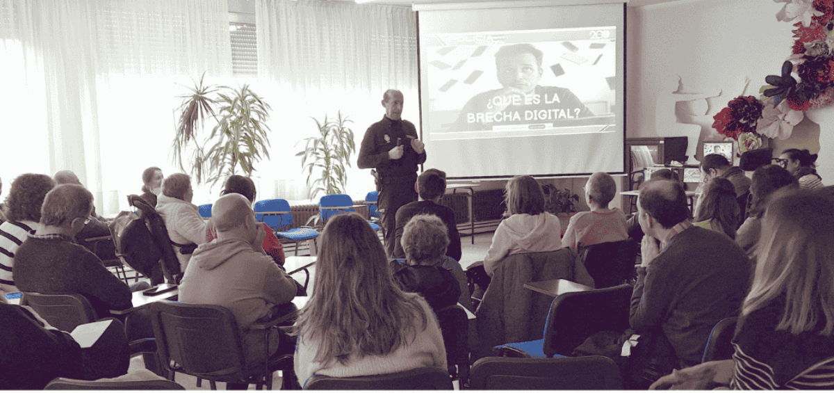 Imagen de la charla sobre seguridad en Internet