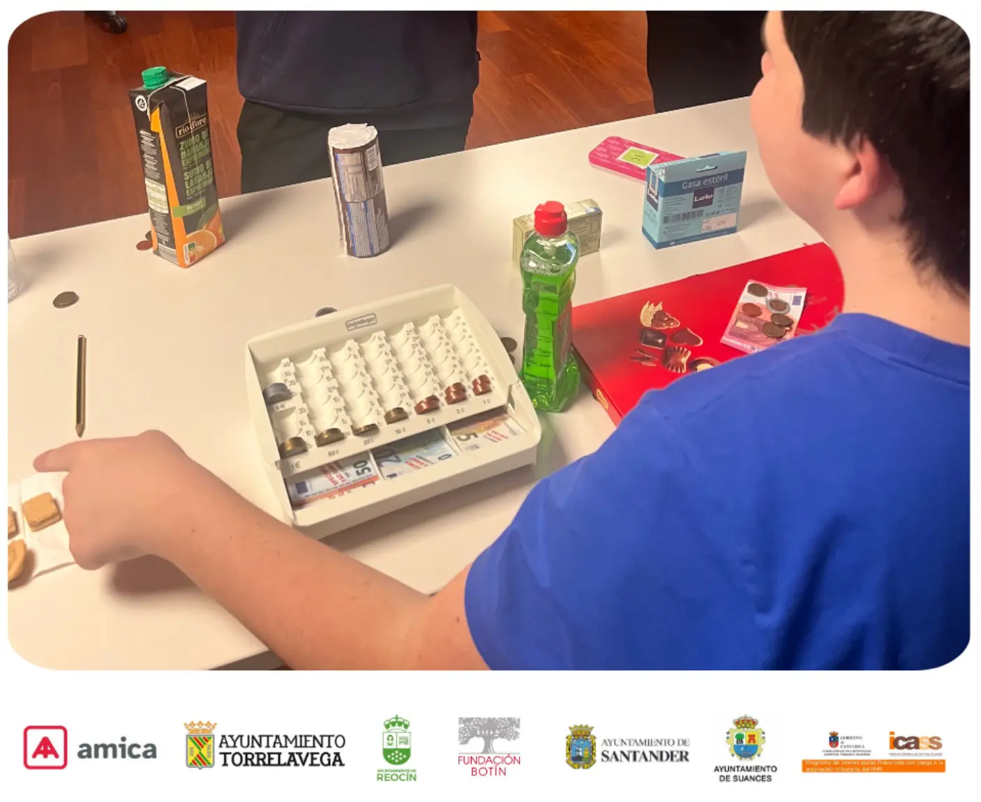 Adolescentes entrenan su autonomía en el taller 